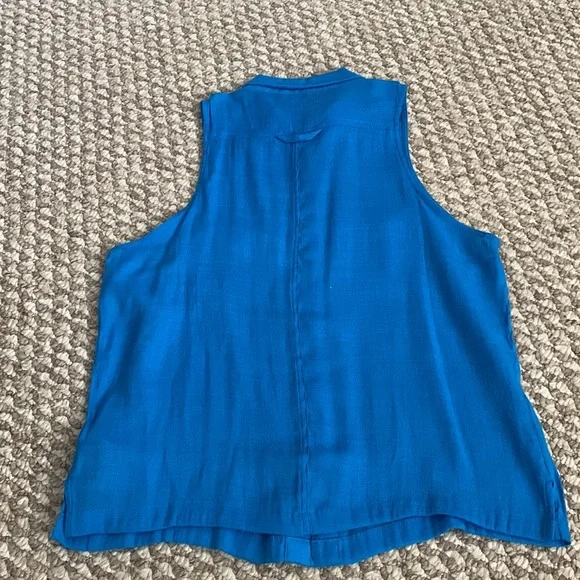 Forever 21 Blue Sleeveless Button Down Tank Top - Picture 4 of 5